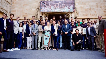 Homenaje institucional al Palmer Bàsquet