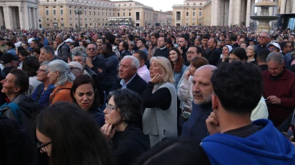 Humo negro: comienza el segundo día del cónclave sin que ningún cardenal reciba el apoyo suficiente para ser Papa