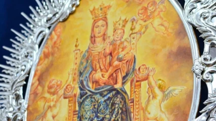 Simpecado de la Hermandad Filial de Nuestra Señora Virgen de la Bella de Huelva