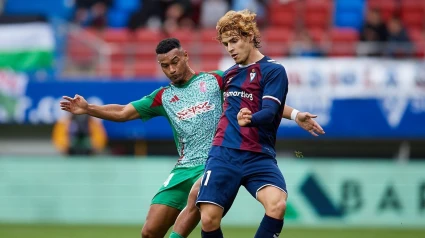Williams y Jorge Pascual en el último partido del Granada frente al Eibar