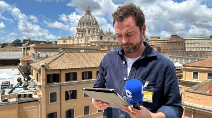 Bustos desde el Vaticano