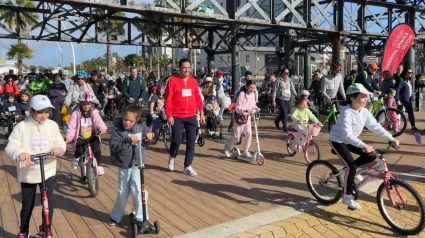 Participantes de la 1ª Marcha sobre ruedas