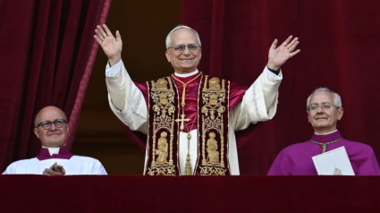 El Papa León XIV en su primera comparecencia en el balcón de San Pedro