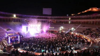 Ambiente de Fogueres Fest 2023 en la plaza toros