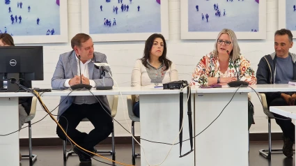 Juventino Trigo, a la izquierda, exalcalde, y Sandra Permuy, regidora accidental, a la derecha