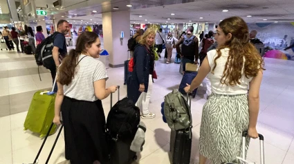 Valencianas atrapadas en el aeropuerto de Yeda