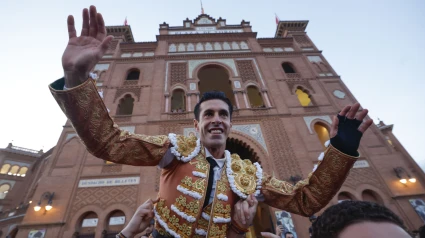 Alejandro Talavante, en su salida a hombros este viernes en Las Ventas