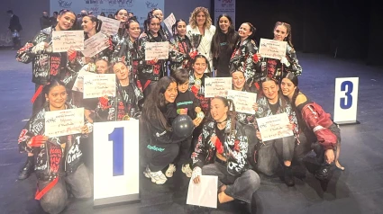 Integrantes de Lil team con la alcaldesa de Narón, Marián Ferreiro
