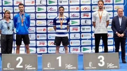 Pablo Abián posa en el podio tras proclamarse campeón de España