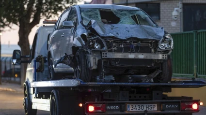 Vista del vehículo involucrado en el atropello mortal de cuatro personas en Torrejón.