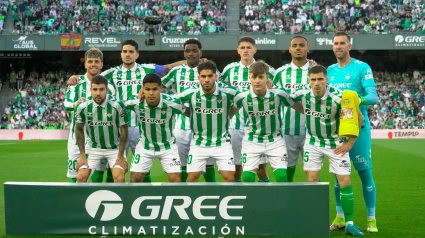 May 11, 2025, Seville, Andalucia, Spain: Seville, Spain, May 11th 2025 Real Betis starting eleven before  La Liga match between Real Betis and Osasuna at the Estadio Benito Villamarin in Seville, Spain  (Credit Image: © Andres Lopez Sheridan/Sport Press Photo via ZUMA Press)
