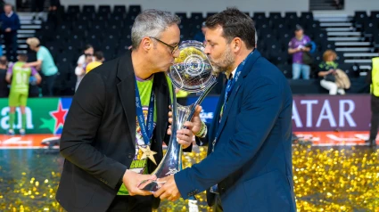 Vadillo y Tirado con la tercera Champions