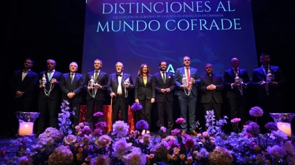 Entrega de distinciones al "Mundo Cofrade"
