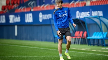 Ante Budimir en un entrenamiento en El Sadar con Osasuna