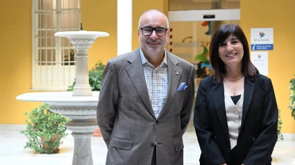 La diputada provincial de Cultura y Educación de Granada, Pilar Caracuel, y el director general del Patronato de la Alhambra, Rodrigo Ruiz-Jiménez