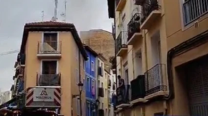 Imagen del edificio incendiado en la calle Zamoray.