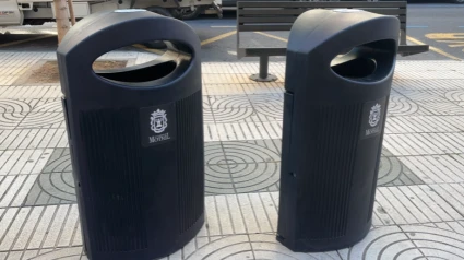 Llegan a Motril las primeras 20 papeleras de 350 del modelo para grandes avenidas