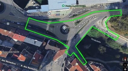 La zona delimitada incluye la glorieta y un tramo de las calles Pardo de Cela, Avilés de Taramancos, Lloréns Díaz y Antonio Puga