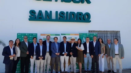 Foto de familia de autoridades, resposables de Asaja y Cetisur a la celebración de San Isidro..Asaja Córdoba y Cetisur han celebrado este jueves, con motivo de San Isidro Labrador, patrón de los agricultores, un acto de convivencia con una eucaristía en la que los agricultores y ganaderos asistentes han pedido a San Isidro lluvia para sus campos, protección para el futuro de sus cosechas y una climatología favorable, a la vez que han rogado por los agricultores fallecidos en el año.POLITICA ANDALUCÍA ESPAÑA EUROPA CÓRDOBA ECONOMIAASAJA