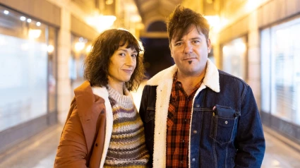 La productora Amaia Remírez y el director Raúl de la Fuente