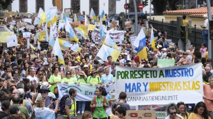 Manifestación Canarias Tiene un Límite