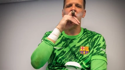 Szczesny, con un puro, celebrando el título de Liga.