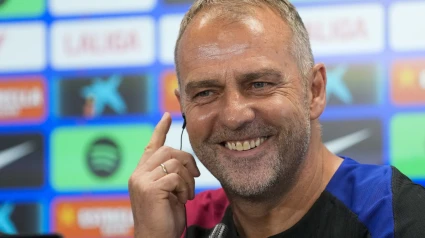 Hansi Flick, muy sonriente en la rueda de prensa previa al partido ante el Villarreal.