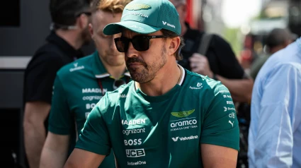 Fernando Alonso llegando al Autódromo Enzo e Dino Ferrari