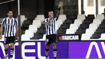 Álex Millán celebra el gol del triunfo del Cartagena