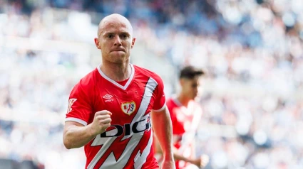 Isi celebra el tanto del empate a uno en Balaidos entre el Celta y el Rayo