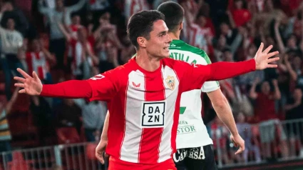 Arribas celebra el 1-0 del Almería contra el Racing de Santander