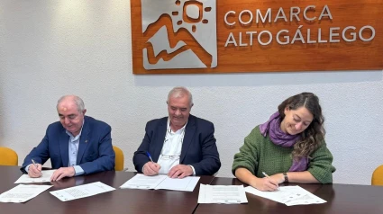 Firma del convenio en el Alto Gállego