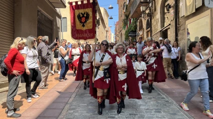 Baixada per Cavallers de la Festa de Moros i Cristians