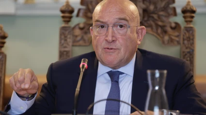 El alcalde, Jesús Julio Carnero, critica la falta de diálogo con el Ministerio de Transportes