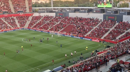 Grada de animación vacía ante el Getafe