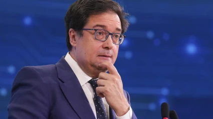El ministro para la Transformación Digital y de la Función Pública, Óscar López, atiende a los medios en la sede Hub de la Fundación ONCE