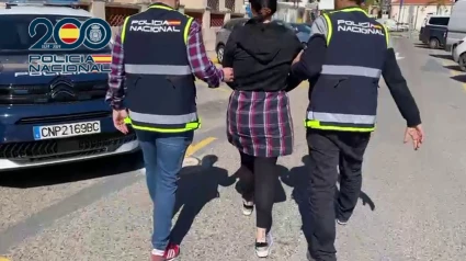 Detenida una pareja por estafar más de 10.800 euros a personas mayores tras espiar el PIN de sus tarjetas bancarias