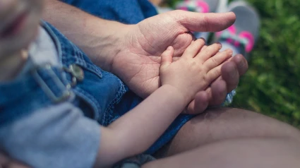 "Están destrozados": el drama de una familia entregada al acogimiento tras una pérdida irreparable