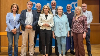 Aneiros, el centro, con los funcionarios que se jubilaron en los últimos meses en la Xunta