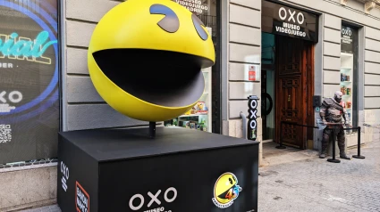 Pac-Man celebra su 45º aniversario con una exposición temporal en Madrid y enormes estatuas repartidas por toda la ciudad