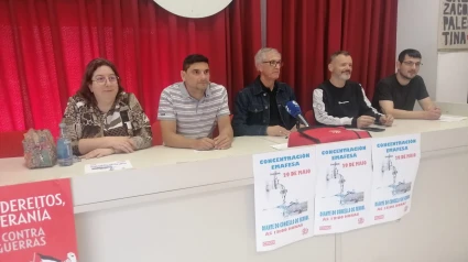 Integrantes del comité de empresa de Emafesa en los locales de la CIG