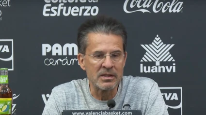 Pedro Martínez atiende a los medios en la previa del Laguna Tenerife - Valencia Basket