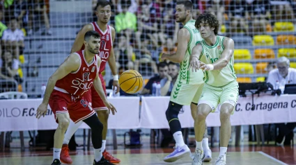 Álex Jordá y De La Torre, en una jugada del Odilo- Betis