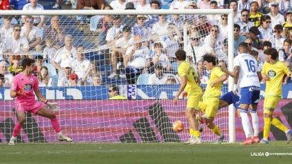 Momento en el que el deportivista Patiño introduce el balón en su propia portería propiciando la victoria zaragocista