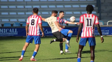 El CD Jávea luchando por el ascenso en un partido vibrante ante el Callosa en El Palmeral
