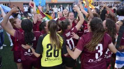 El DUX Logroño regresa a Primera, la élite del fútbol femenino español