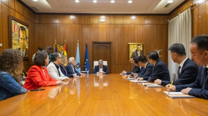 El Pazo Provincial acoge el encuentro entre representantes de la Diputación de Ourense y de la provincia china de Qinghai