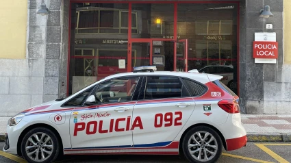 Coche patrulla de la Policía Local de Gijón
