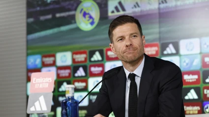 El exjugador del Real Madrid Xabi Alonso es presentado como nuevo entrenador del equipo este lunes en Madrid