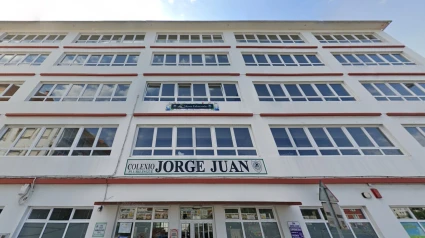 Exterior del Colegio Jorge Juan de Perlío, en Fene